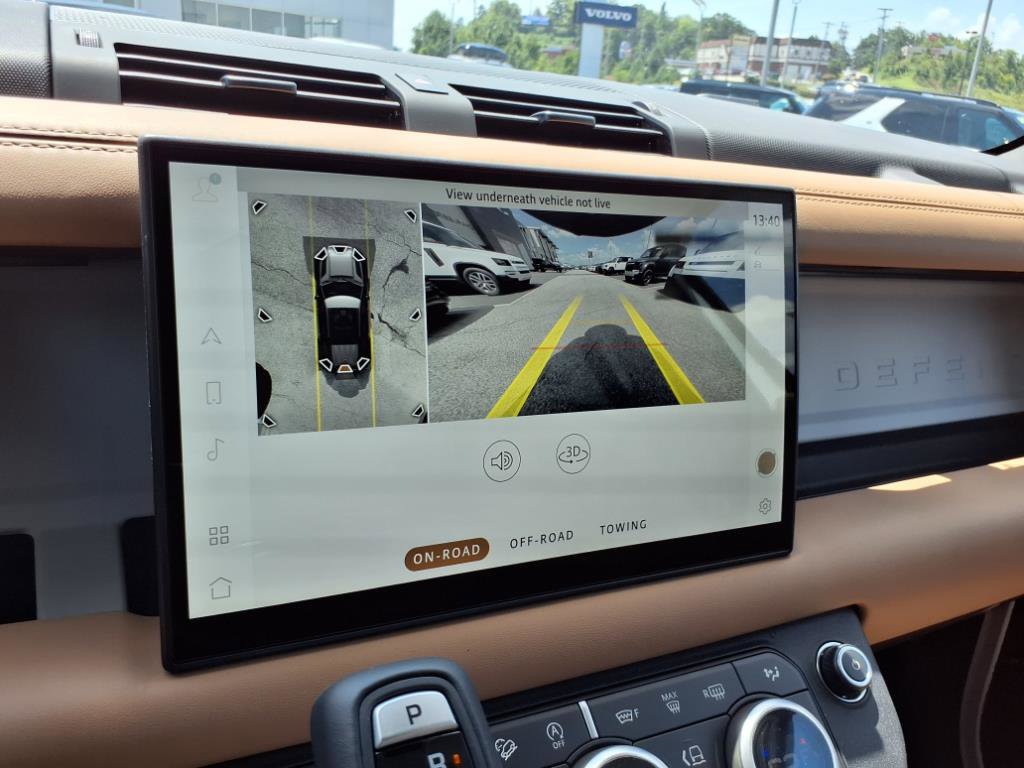 2025 Land Rover Defender 110 X-Dynamic SE photo 21