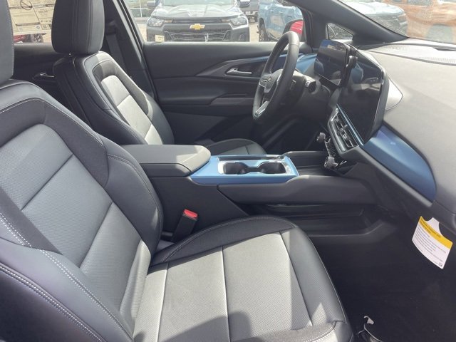 2026 Chevrolet Equinox EV 1LT photo 18