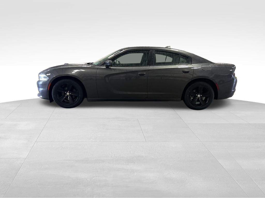 2017 Dodge Charger SXT photo 2