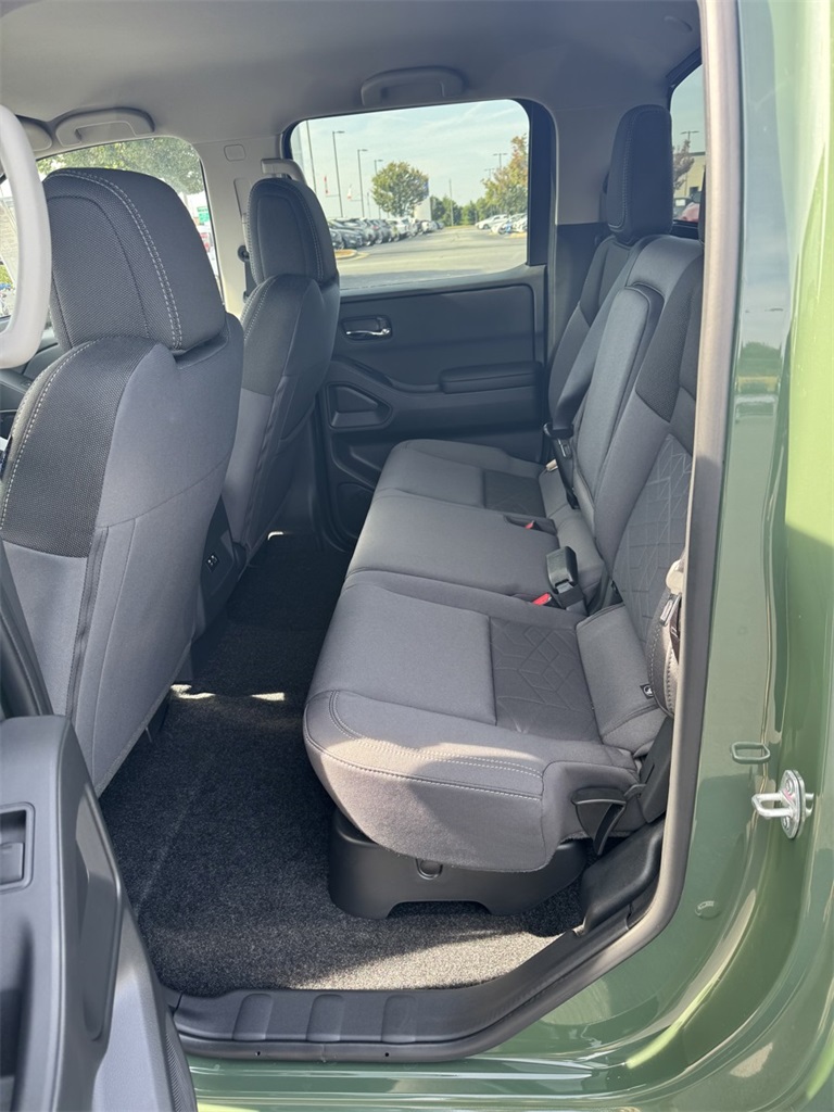2025 Nissan Frontier Crew Cab SV photo 16