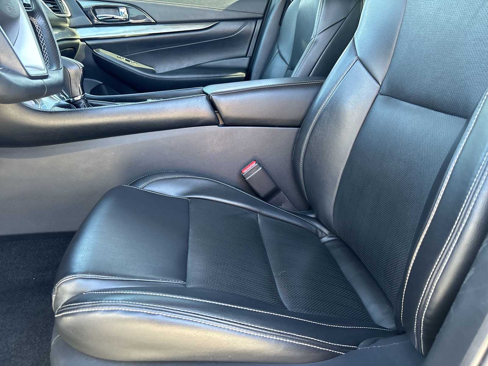 2020 Nissan Maxima SV photo 15