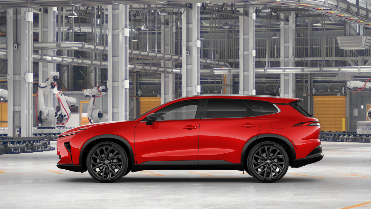 2025 Toyota Crown Signia Limited photo 4