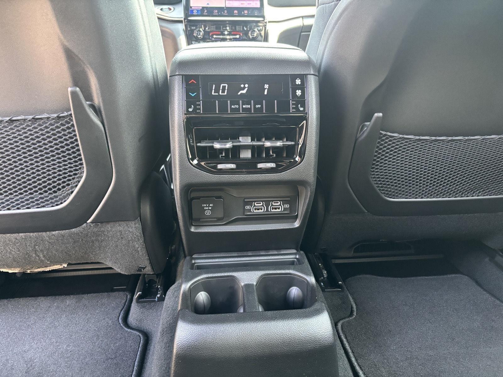 2025 Jeep Grand Cherokee Limited photo 30