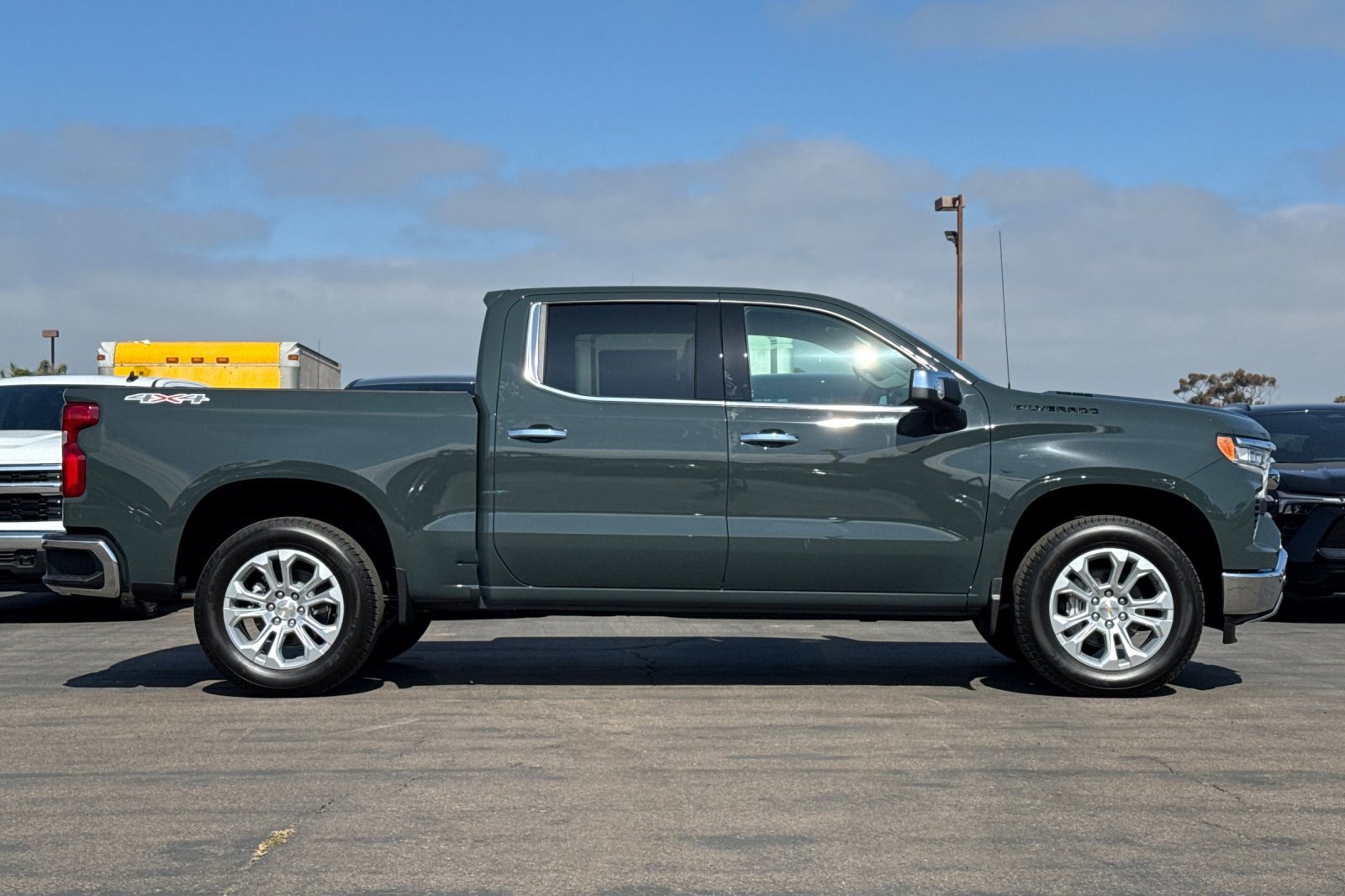 2025 Chevrolet Silverado 1500 LTZ photo 3