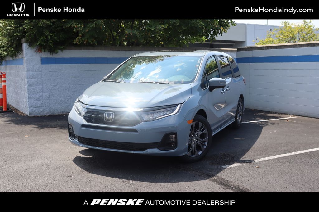 2026 Honda Odyssey Touring's photo