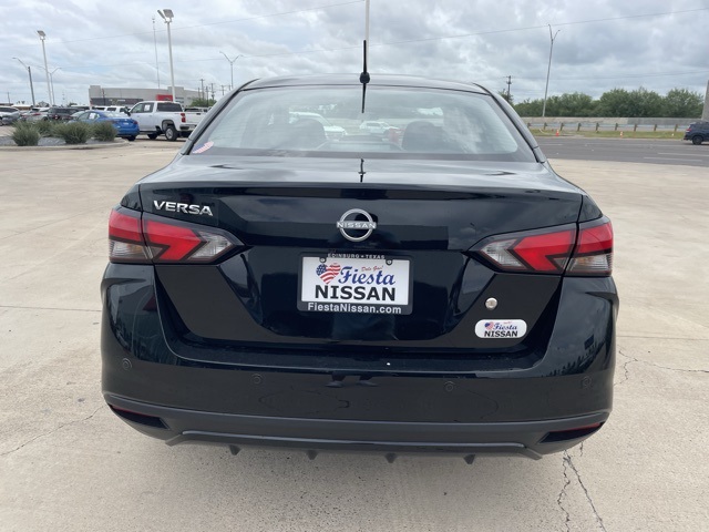2025 Nissan Versa S photo 5