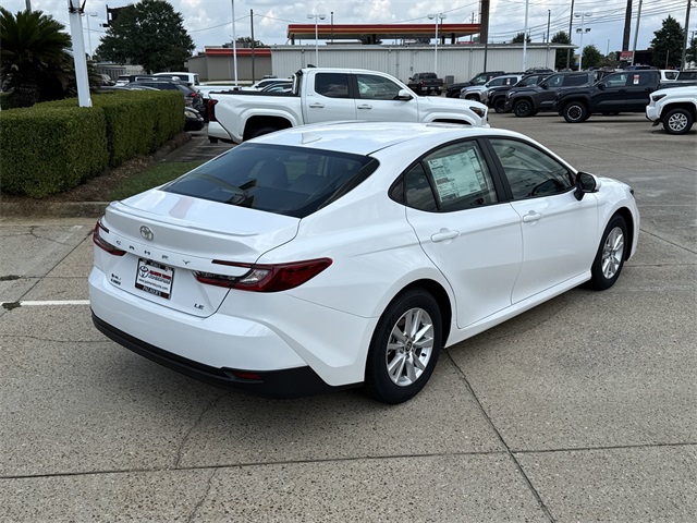 2025 Toyota Camry LE photo 3