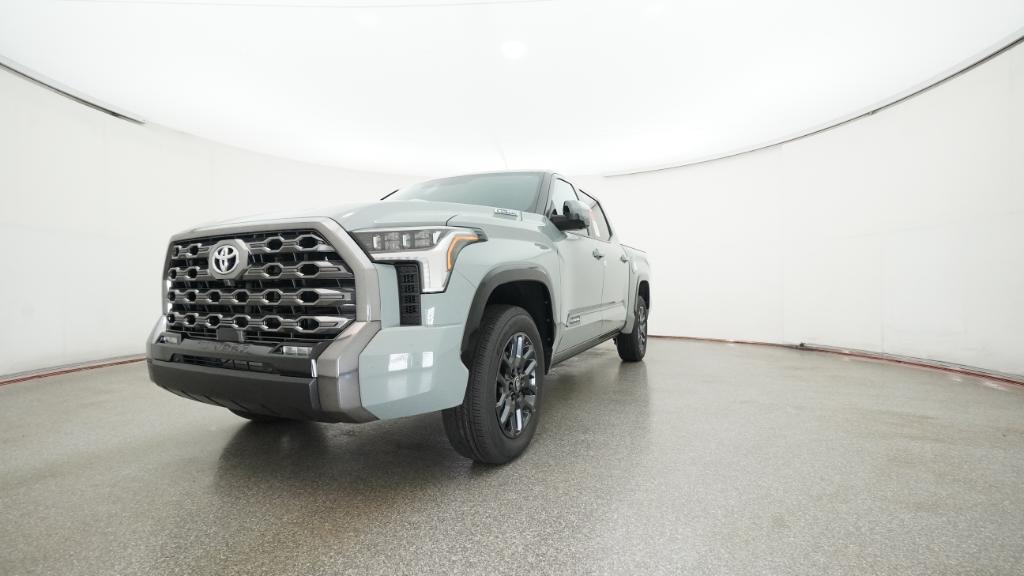 2025 Toyota Tundra Platinum CrewMax photo 19