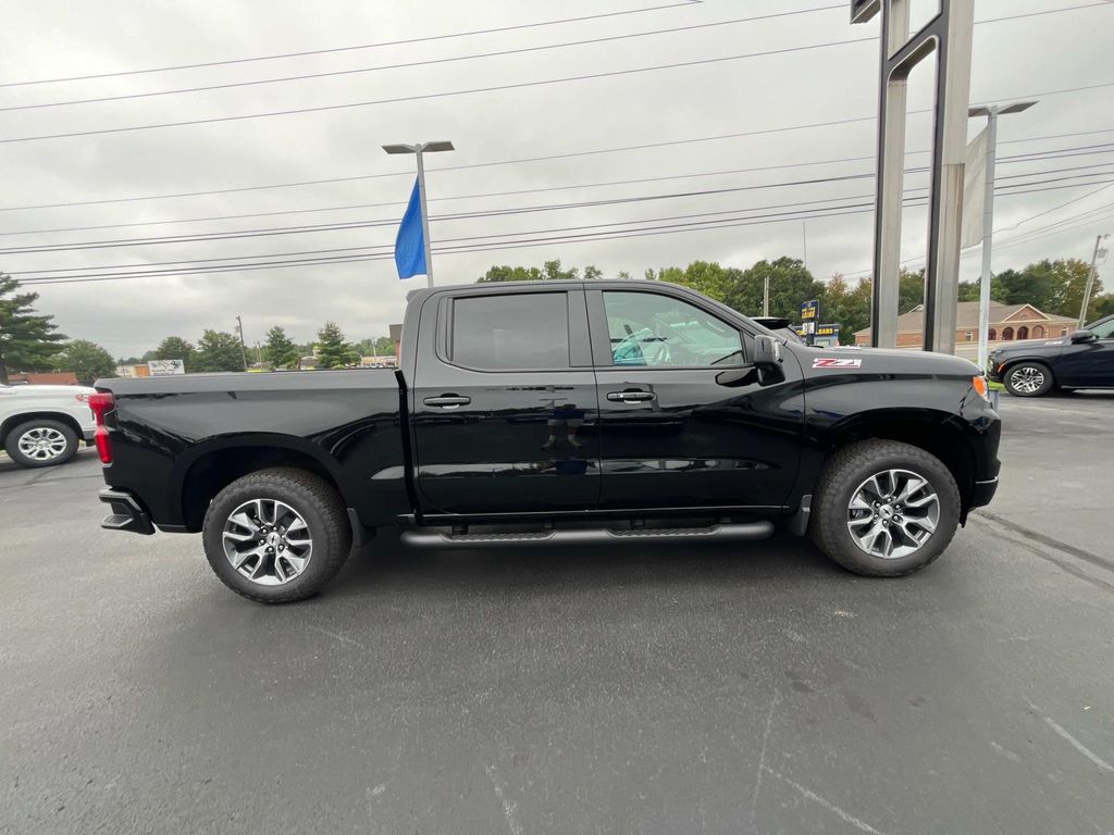 2025 Chevrolet Silverado 1500 RST photo 7
