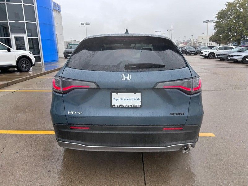 2026 Honda HR-V Sport photo 2