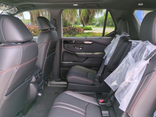 2025 Honda Pilot TrailSport photo 11
