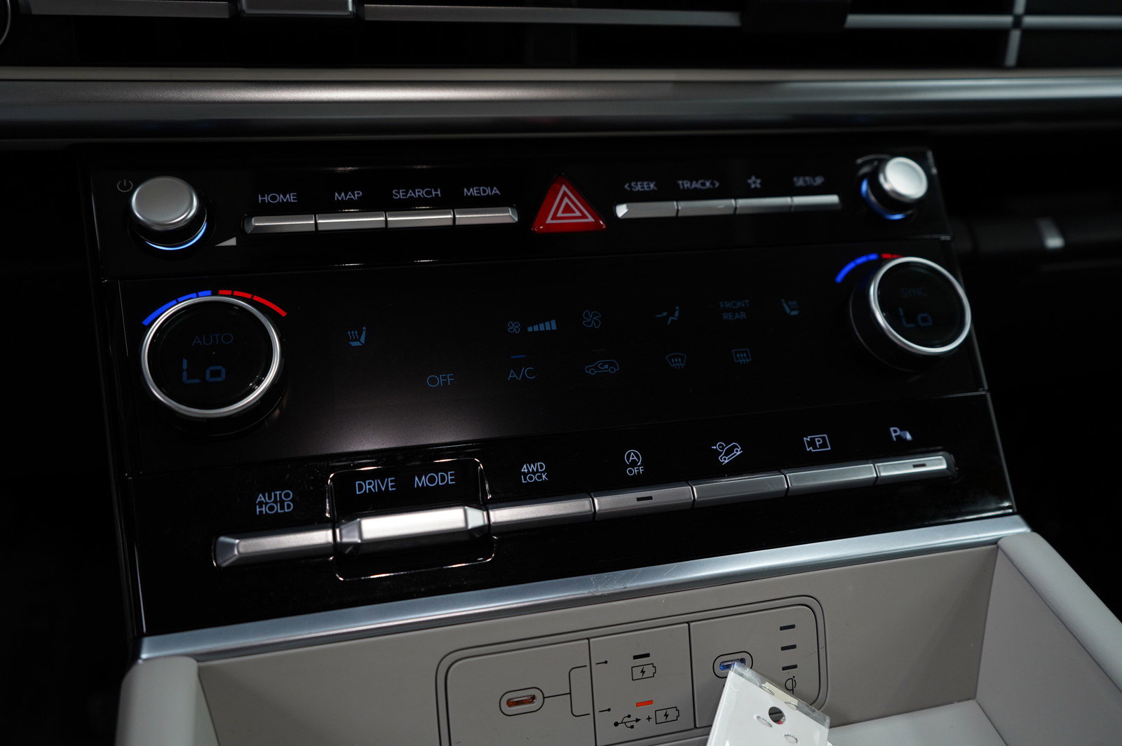 2025 Hyundai Santa Fe SEL photo 18