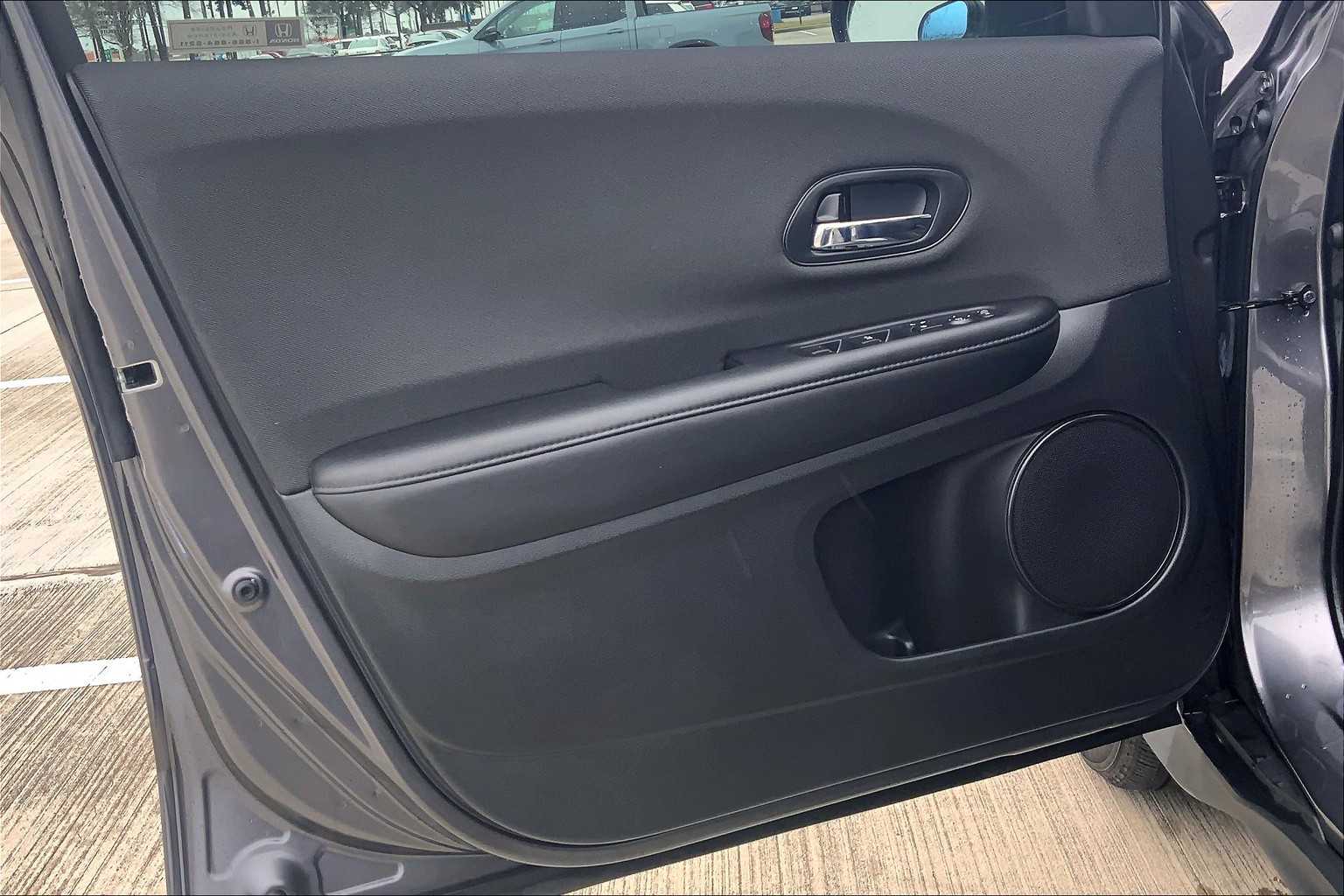 2022 Honda HR-V LX photo 18