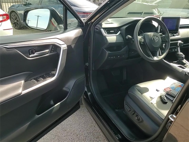 2024 Toyota RAV4 XLE Premium photo 9