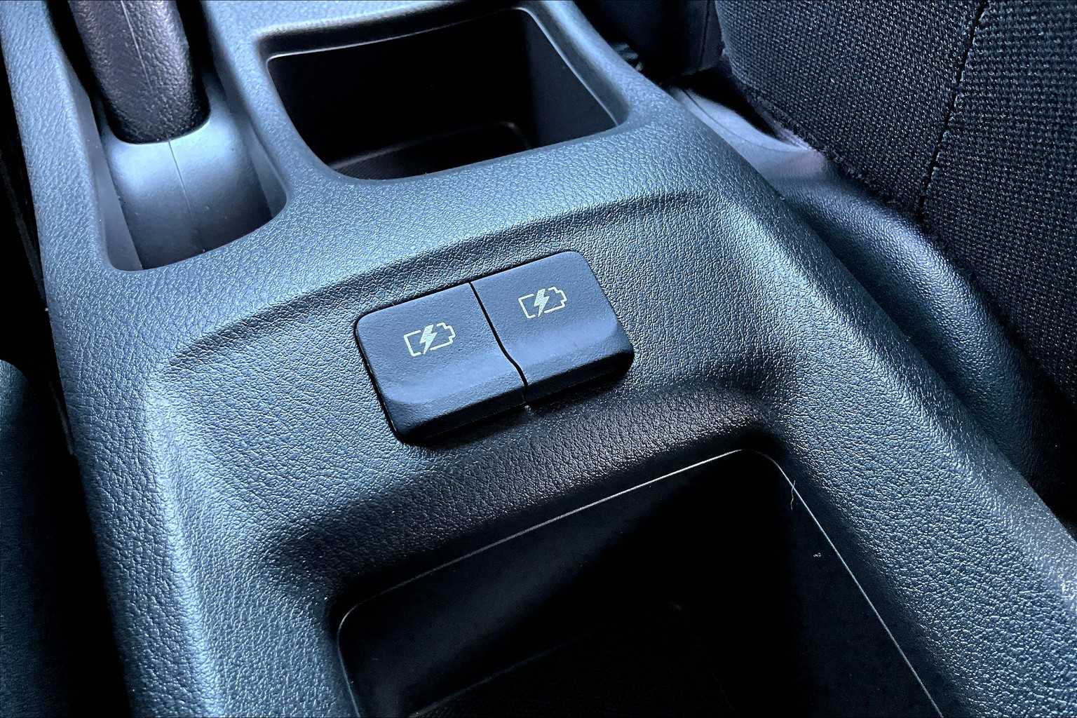2025 Nissan Versa S photo 20
