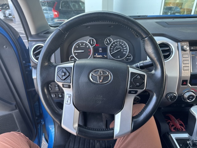2017 Toyota Tundra Platinum photo 5