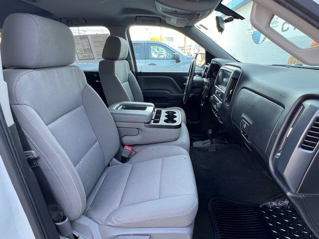 2018 Chevrolet Silverado 1500 Custom photo 17