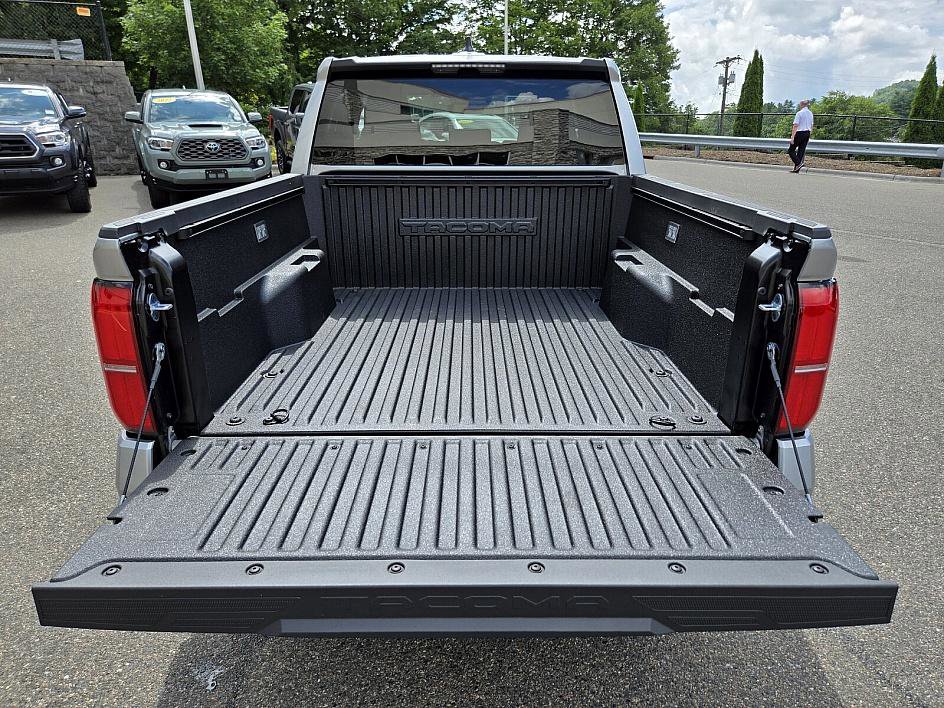 2025 Toyota Tacoma SR5 photo 15