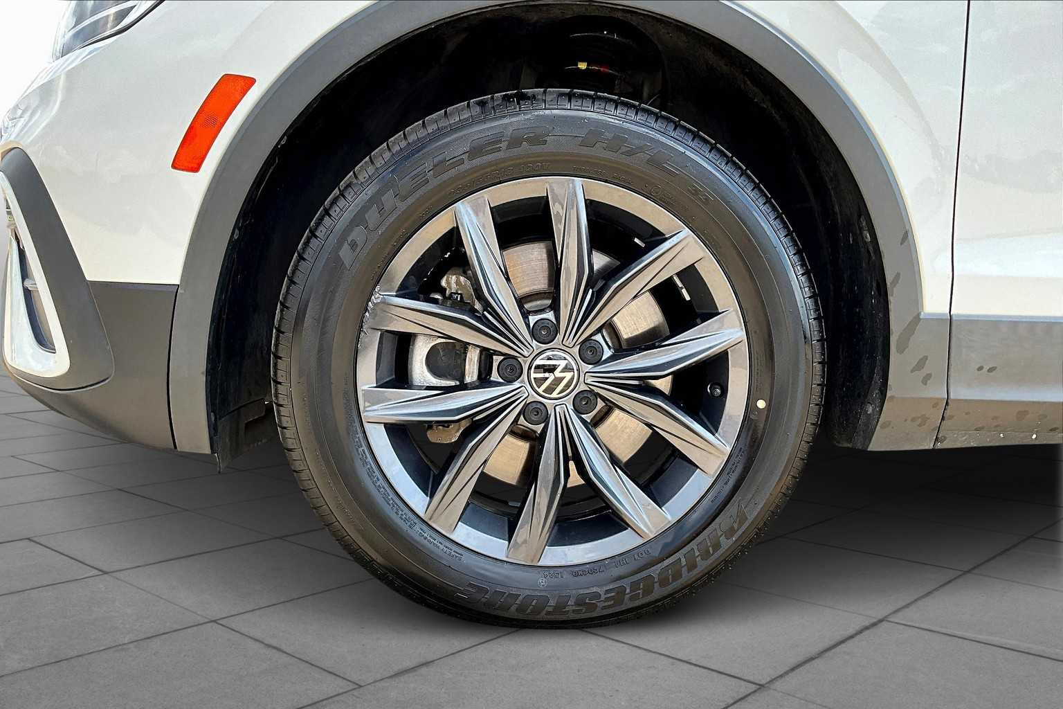 2022 Volkswagen Tiguan SE photo 19