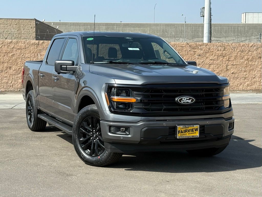 2025 Ford F-150 XLT photo 2