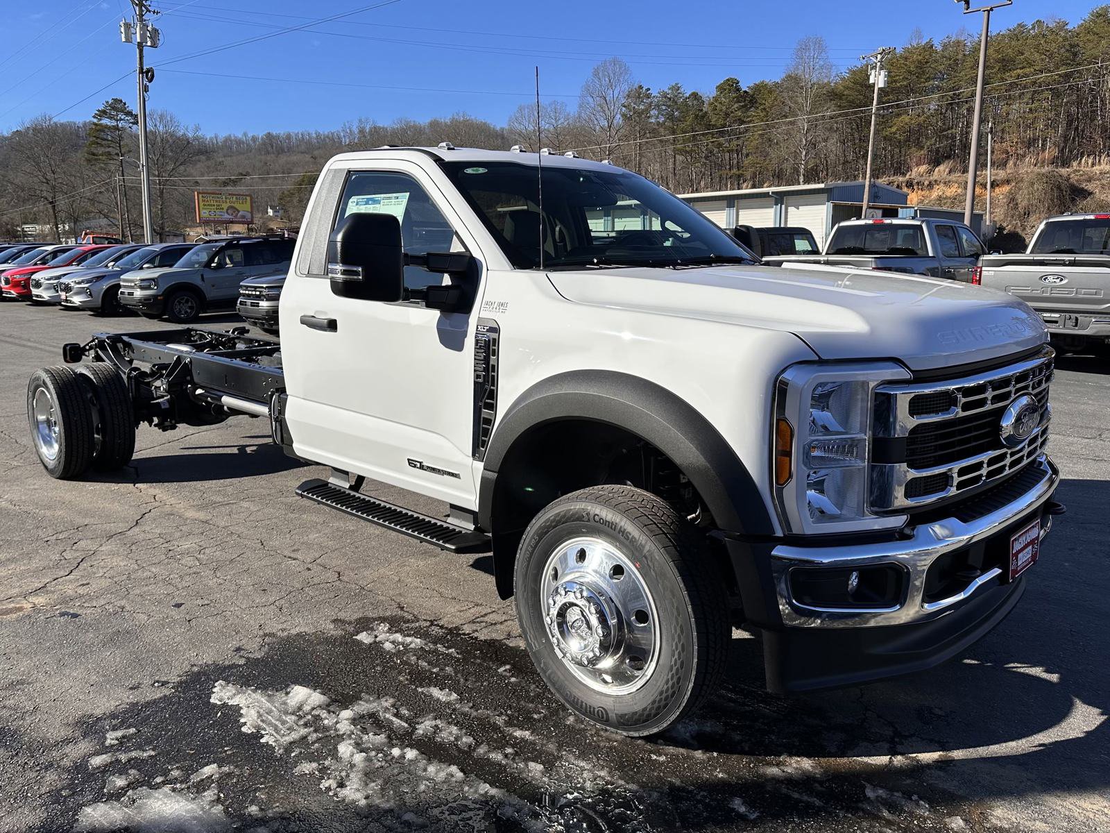 2024 Ford F-550 XLT photo 4