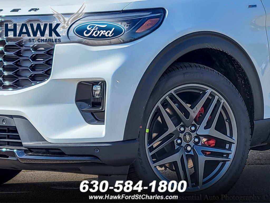 2025 Ford Explorer ST-Line photo 3