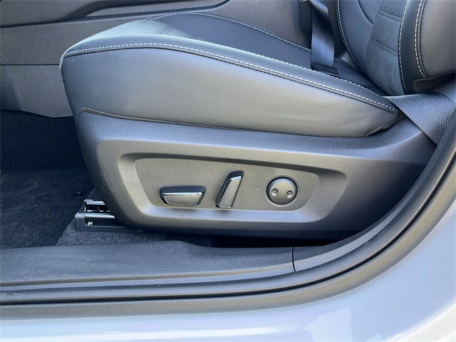 2025 Mitsubishi Outlander SE photo 15