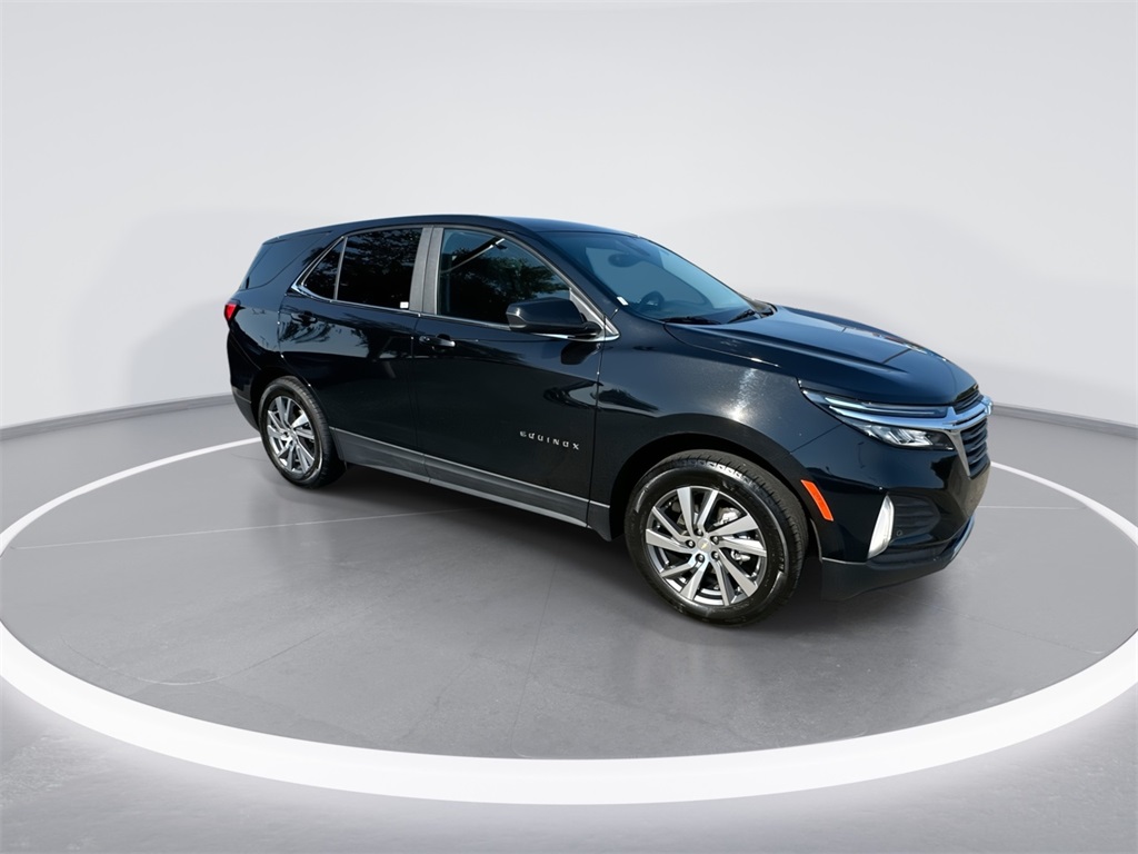2023 Chevrolet Equinox LT photo 2