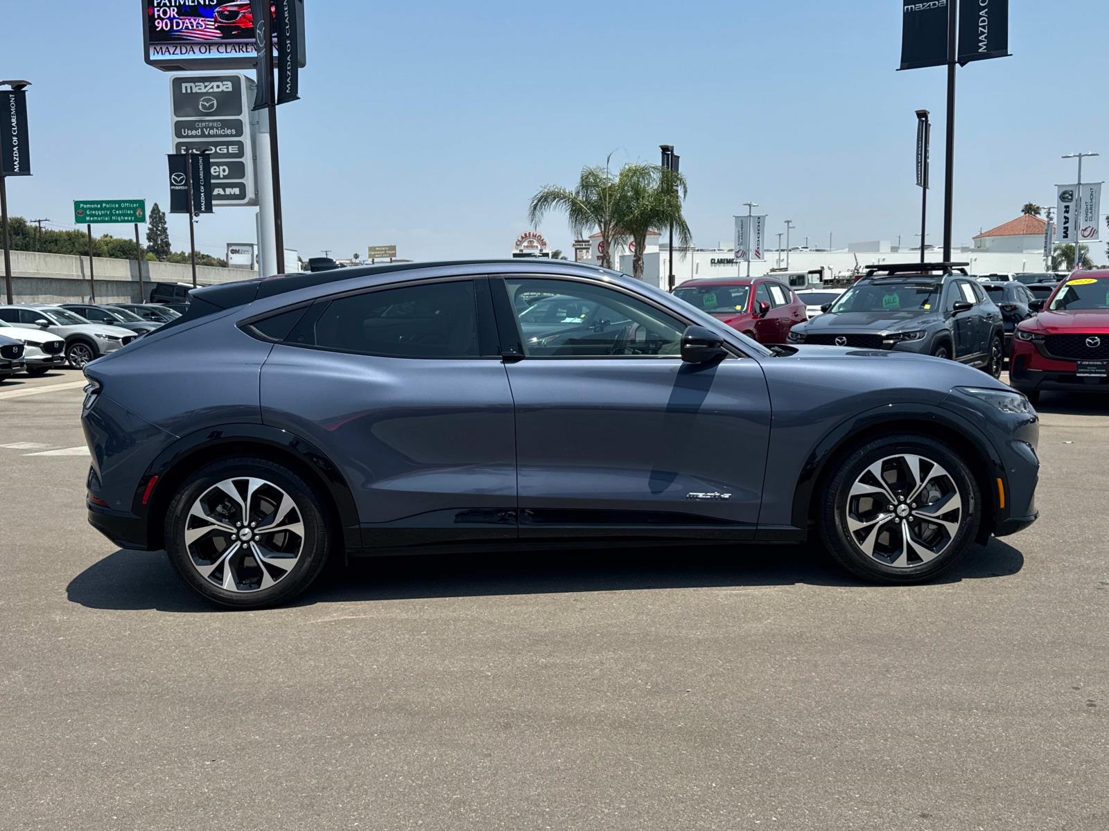 2021 Ford Mustang Mach-E Premium photo 3
