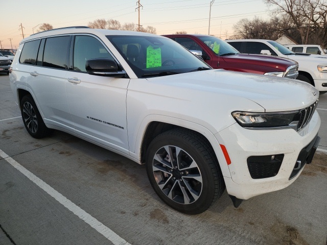 2022 Jeep Grand Cherokee L Overland's photo