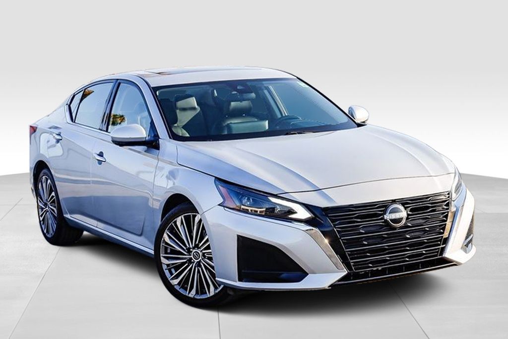 Used 2023 Nissan Altima SL with VIN 1N4BL4EV0PN368757 for sale in Claremont, CA