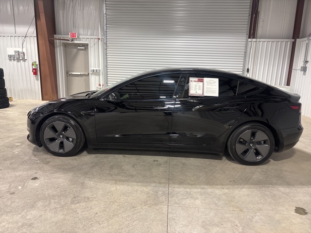 2021 Tesla Model 3 Standard Range Plus photo 3