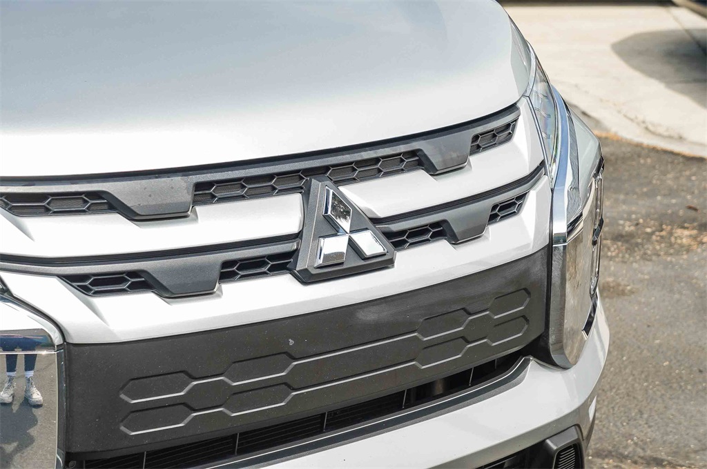 2024 Mitsubishi Outlander Sport ES photo 8