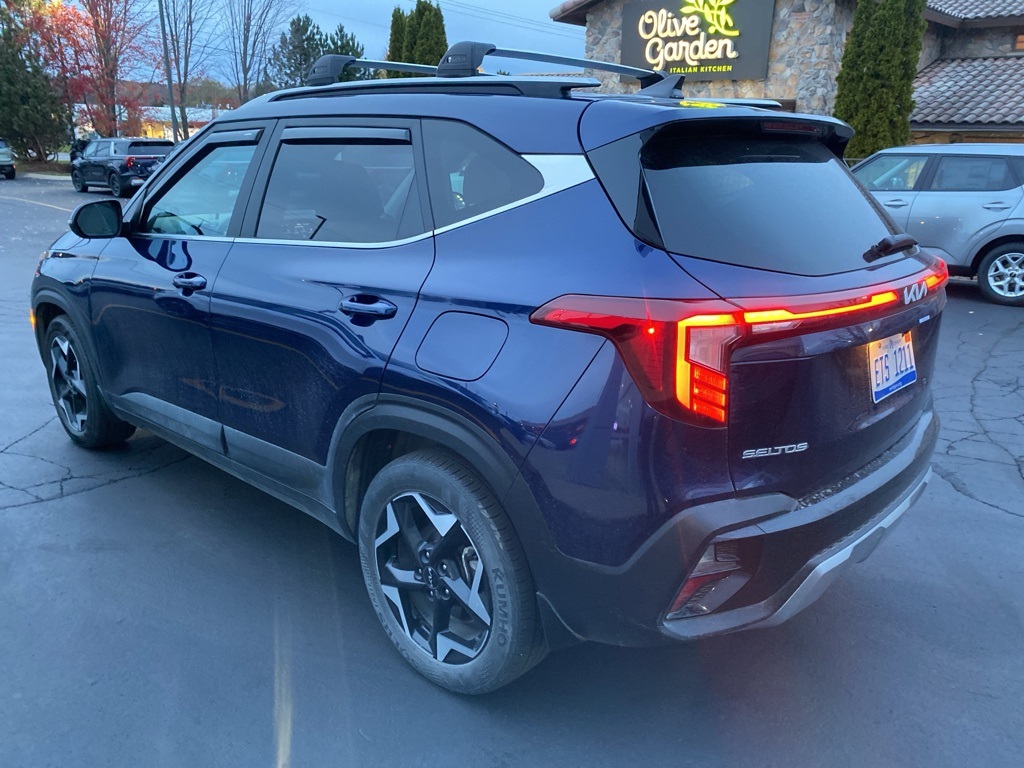 2024 Kia Seltos EX photo 2