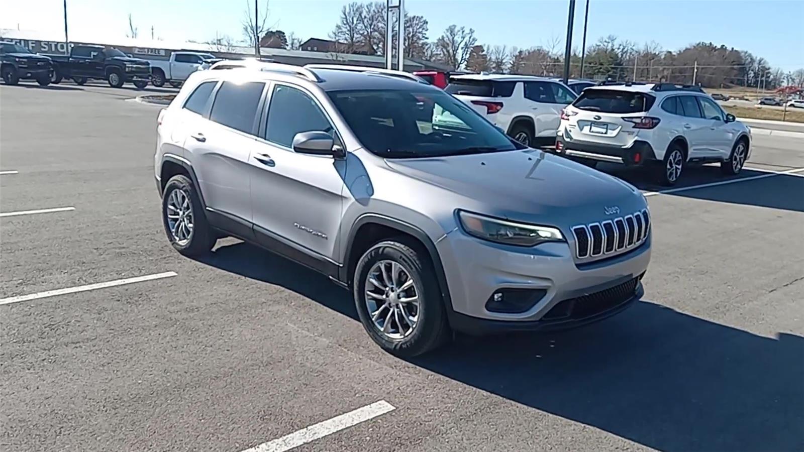 Used 2019 Jeep Cherokee Latitude Plus with VIN 1C4PJMLB1KD193920 for sale in Kansas City