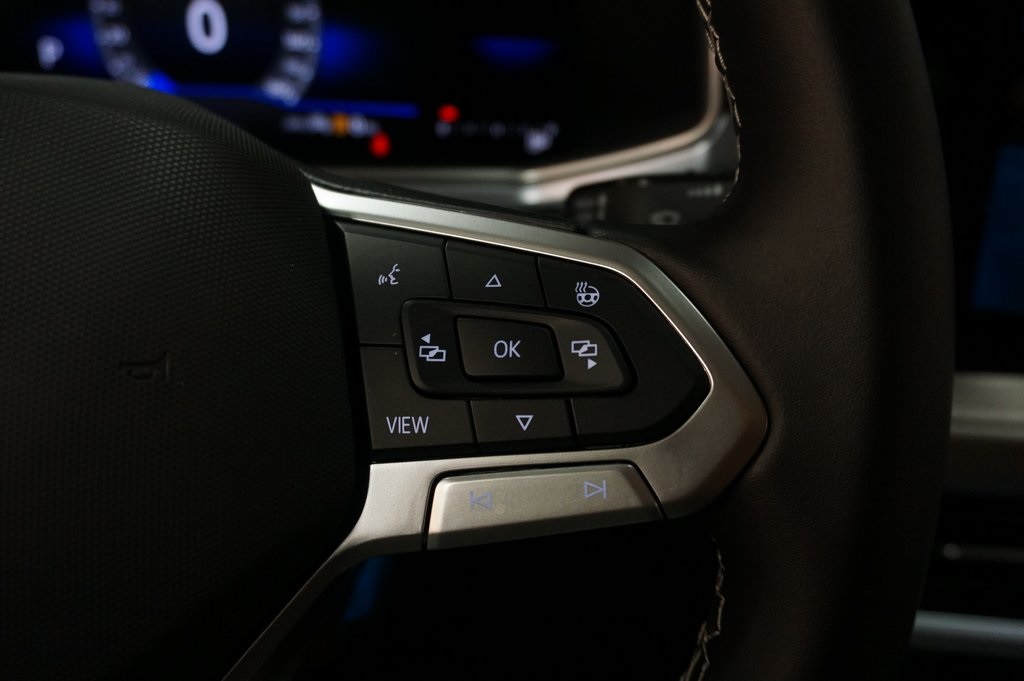 2025 Volkswagen Taos SE photo 18