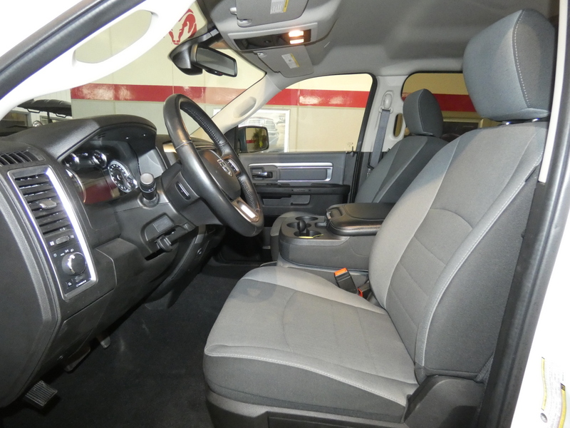 2022 Ram 1500 Classic SLT photo 6