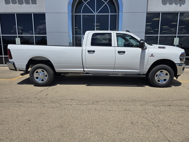 2025 Ram 2500 Tradesman photo 2