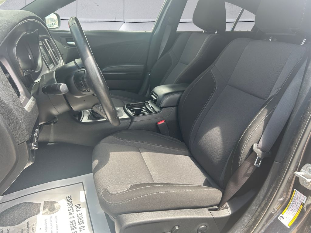 2022 Dodge Charger SXT photo 7