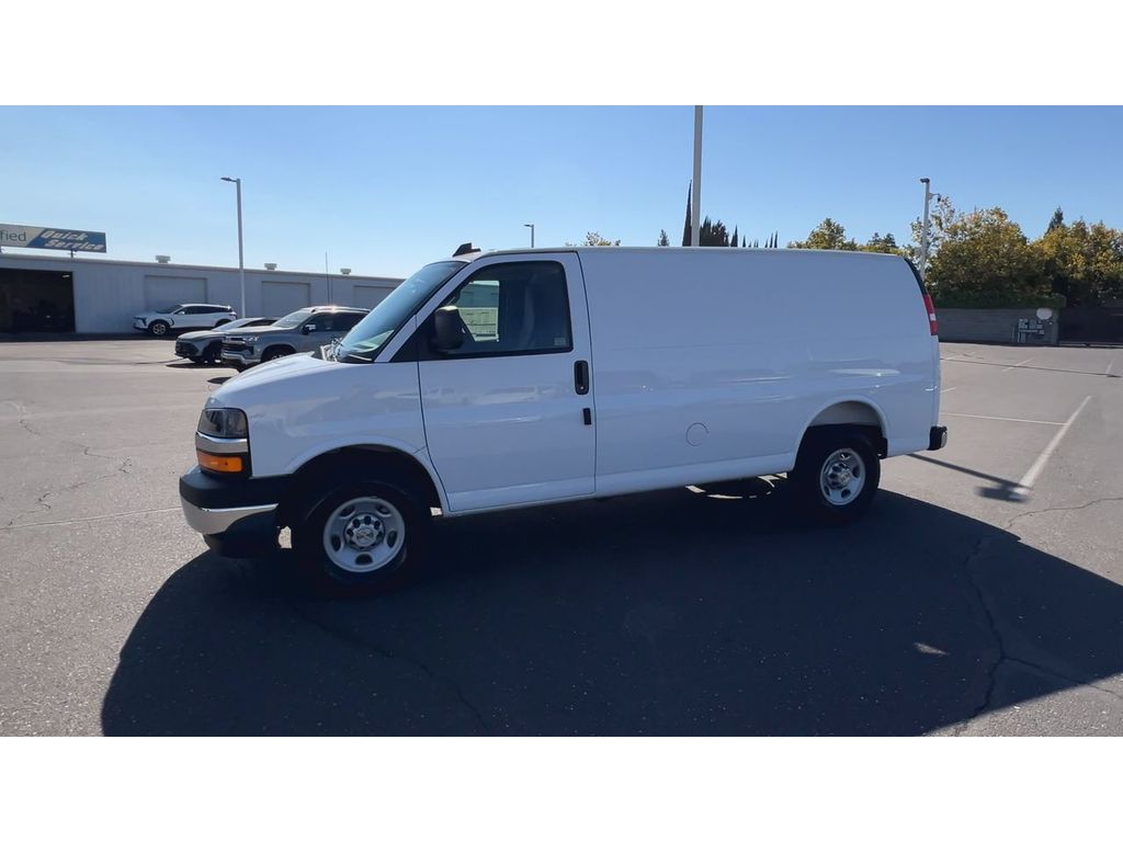2025 Chevrolet Express Cargo 2500 photo 6