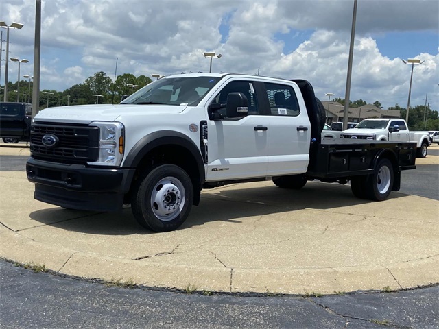 2025 Ford F-550 photo 5