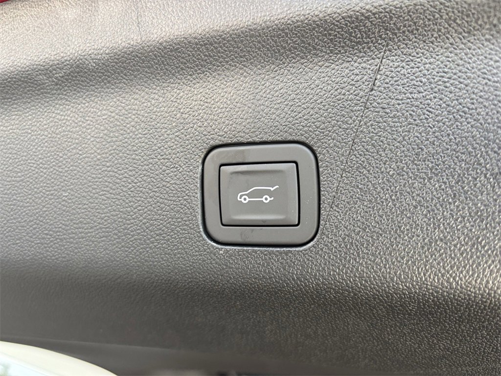 2026 Chevrolet Tahoe High Country photo 16