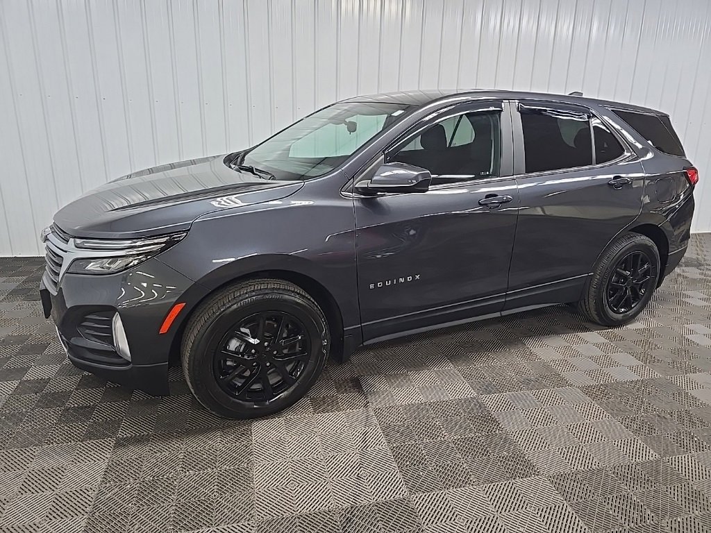 2022 Chevrolet Equinox LT photo 3