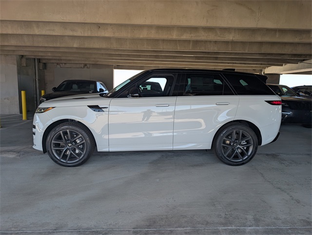 2025 Land Rover Range Rover Sport SE photo 3