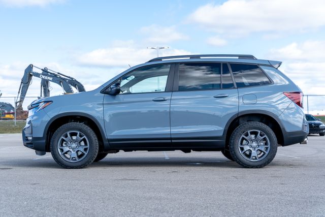 2024 Honda Passport TrailSport photo 3