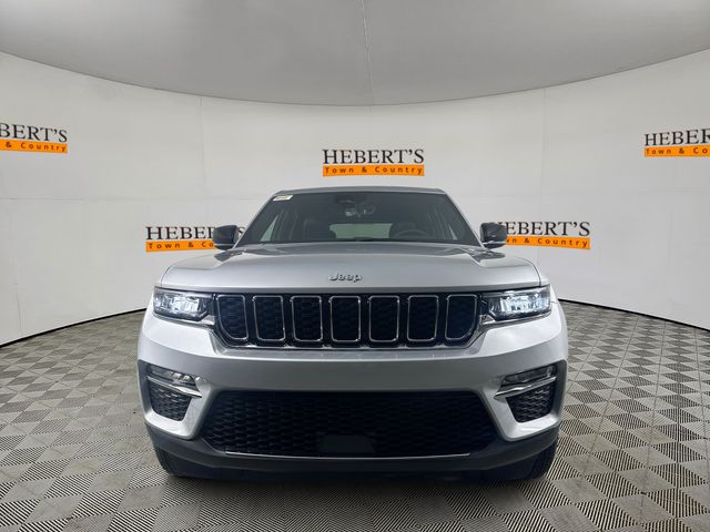 2025 Jeep Grand Cherokee Limited photo 2