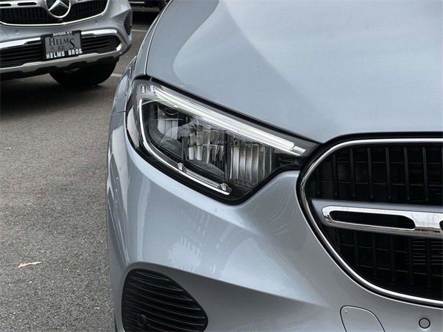 2025 Mercedes Benz GLC 300 4MATIC photo 8