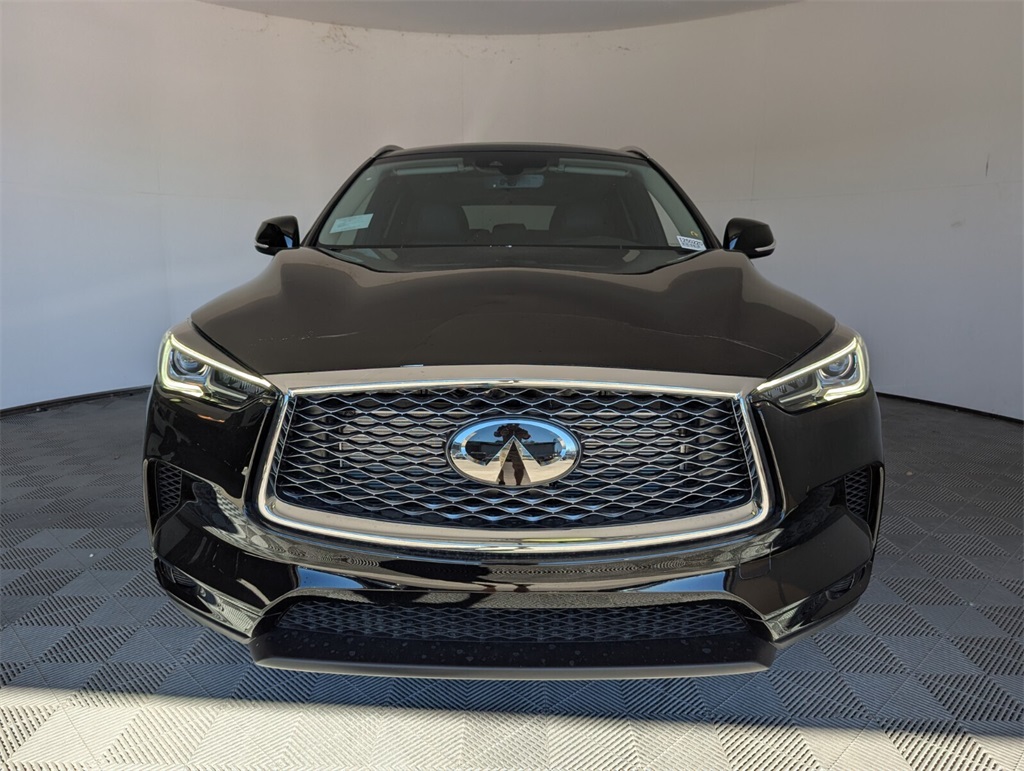 2025 Infiniti QX50 Luxe AWD photo 3