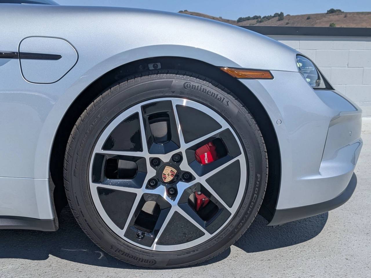 2026 Porsche Taycan 4S photo 11
