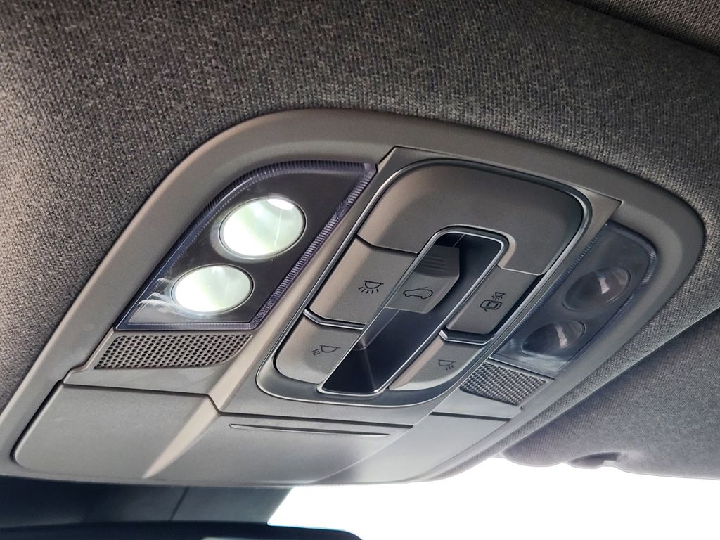 2020 Hyundai Santa Fe Limited photo 21